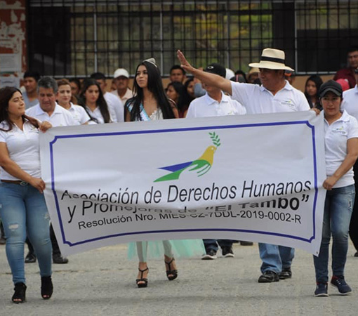 Desfile Cívico en El Tambo